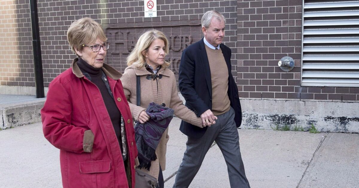 Family backs Dennis Oland as retrial begins in his father's murder