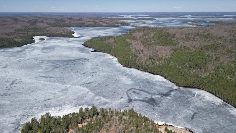 Vast majority of Algonquin Park lakes still ice-covered, says park staff
