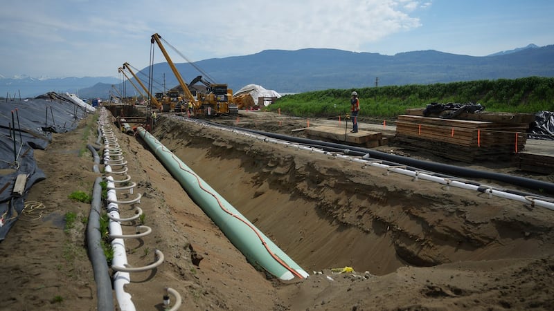 Mixed reaction in Alberta after Carney, Smith sign pipeline agreement