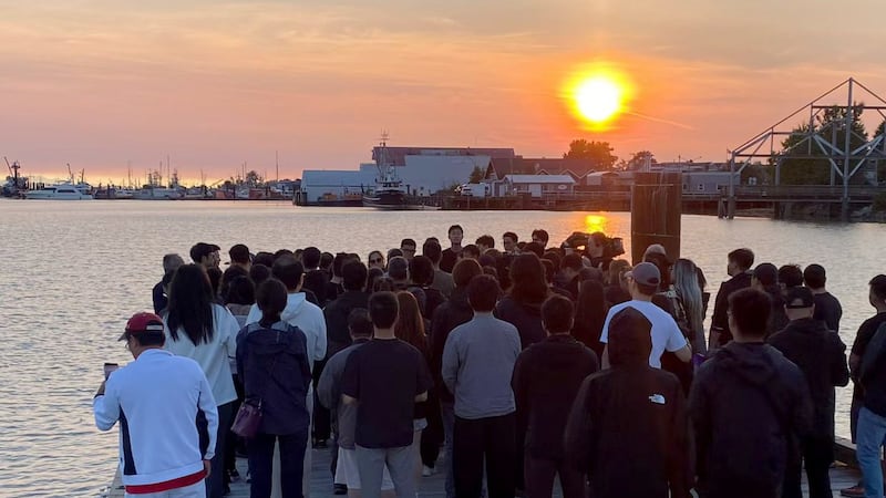 Mourners gather at B.C. dock to mourn six lost at sea in fishing charter sinking