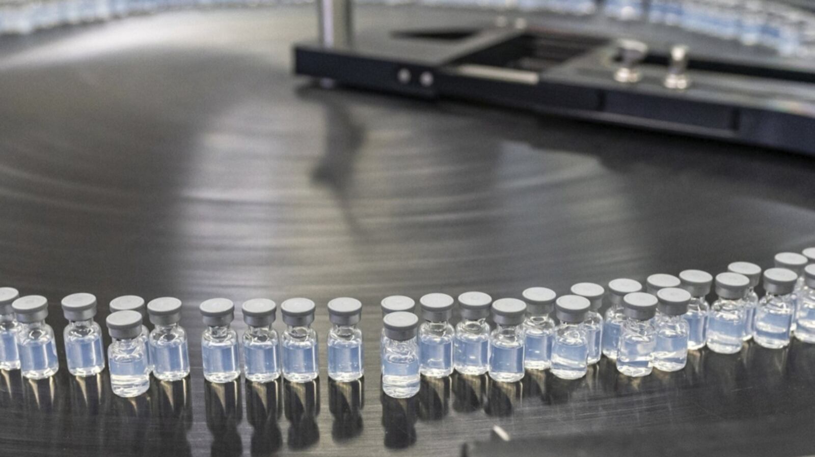 S R 5523 New Pfizer-BioNTech Omicron vaccine available in Ontario in weeks ...
