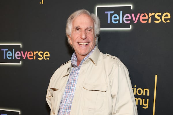 Henry Winkler shouts out Winnipeg on Seth Meyers’ talk show