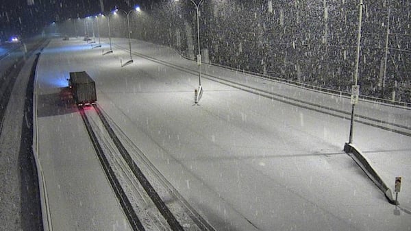 Drivers face slippery conditions as snow falls on B.C.’s Coquihalla Highway