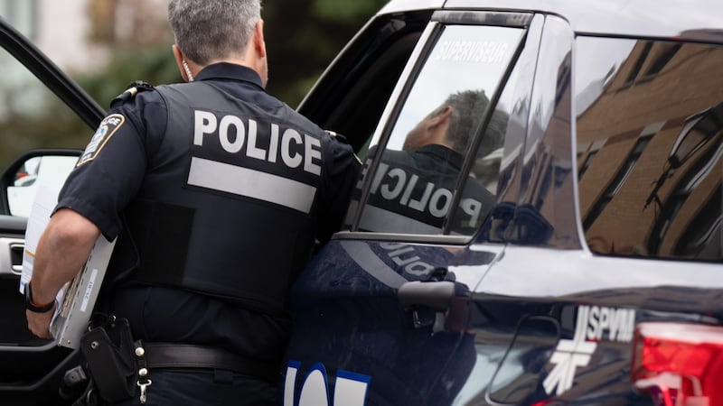 Illegal firearm trafficking in Kahnawake and Montreal: 5 suspects arrested, 12 weapons seized
