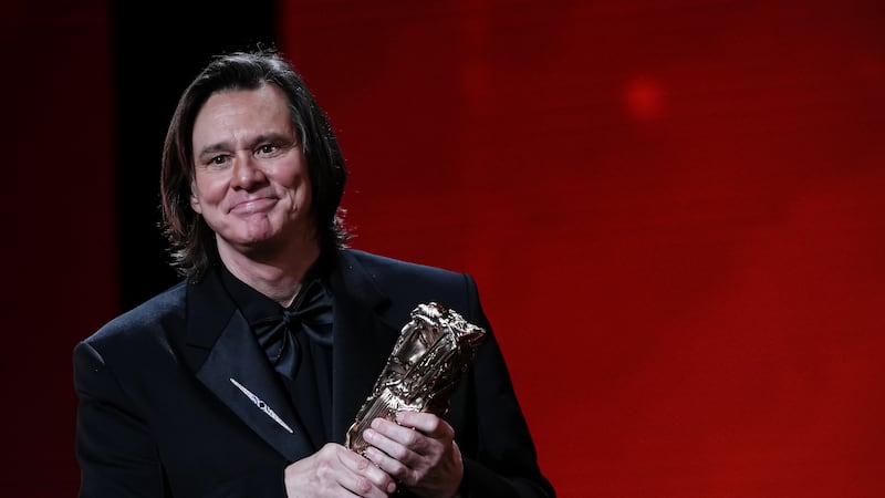 Canadian actor Jim Carrey marries girlfriend in private L.A. ceremony