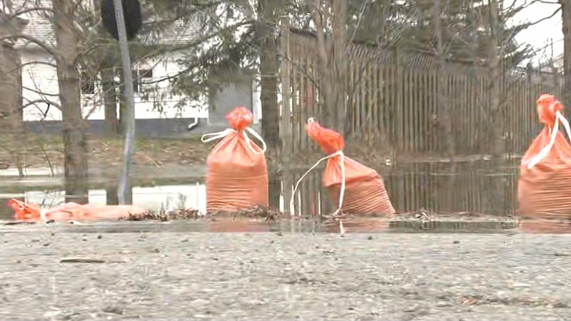 Sandbaggers needed as water levels on Ottawa River rise, councillor says
