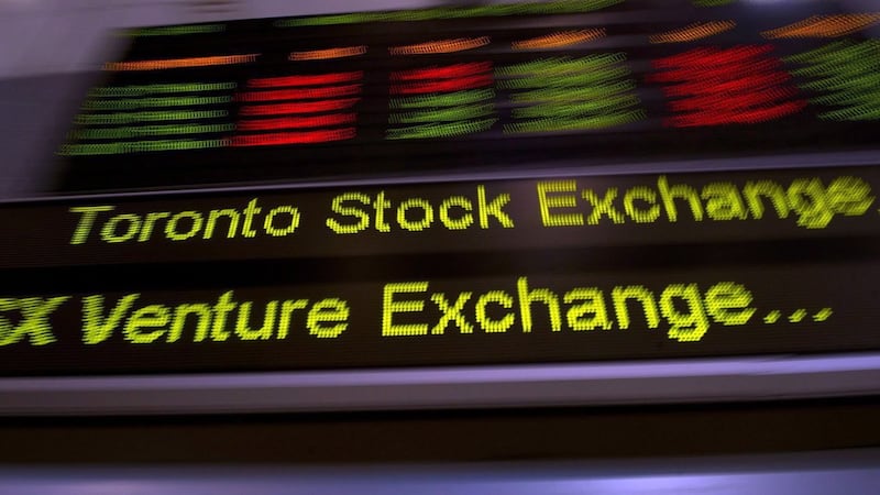S&P/TSX composite closes lower, U.S. markets mixed as oil tops US$100 per barrel