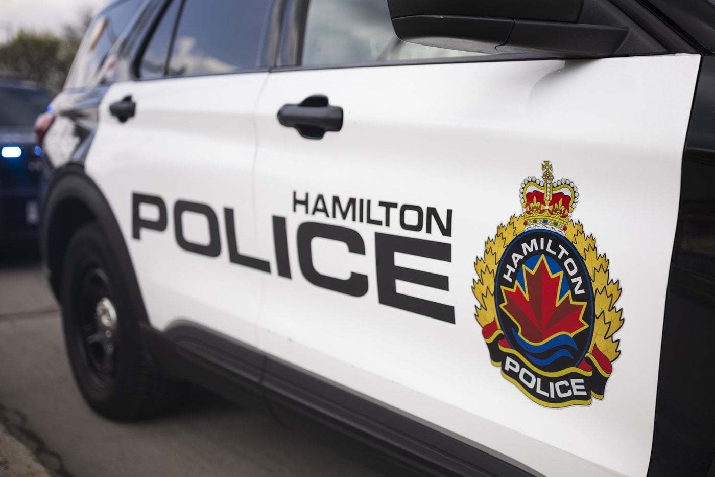 Police searching for three suspects following early morning home invasion i