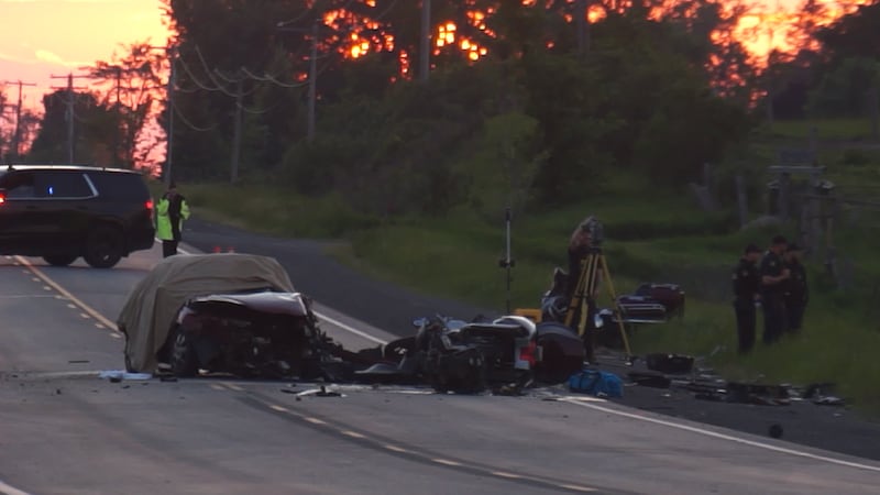3 dead, 1 injured in crash involving four motorcycles and car in Kawartha Lakes