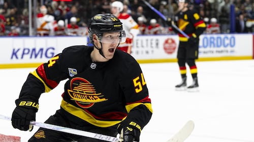 Maple Leafs acquire Raty from Canucks for forwards Buhr and Quillan