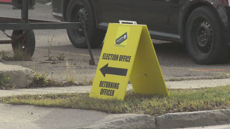 More than 1.3 million Albertans voted ahead of Monday referendum: Elections Alberta