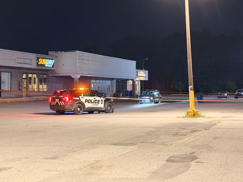 16-year-old boy shot in Laval near shopping centre; two suspects arrested