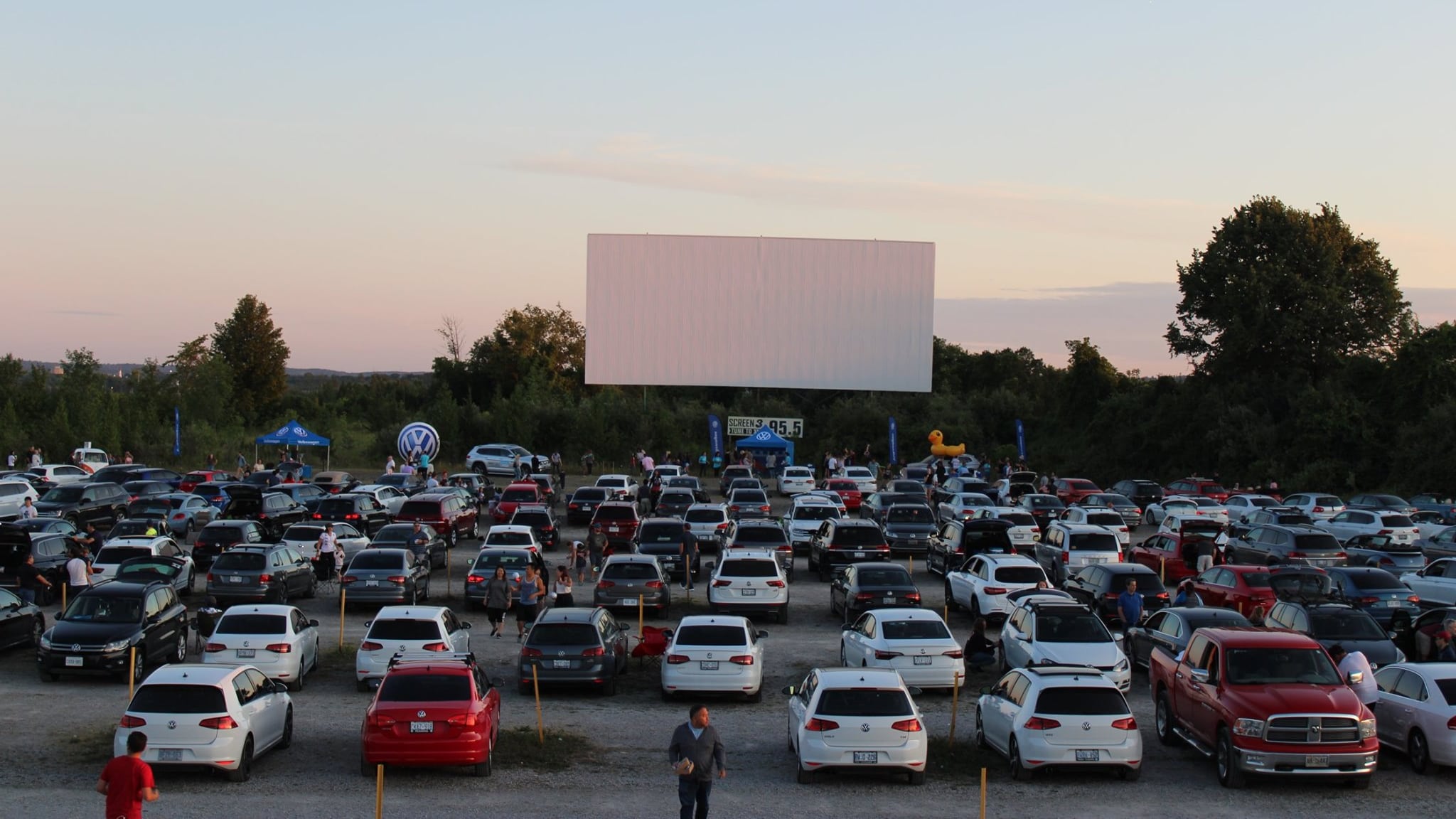 Sunset Drive-in in Oro-Medonte is celebrating the last weekend of the ...