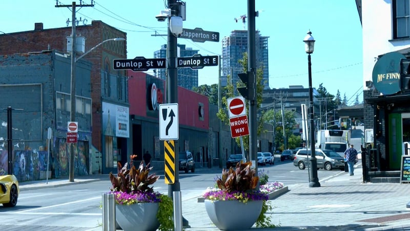 Man stabbed at Five Points in Barrie, Ont.