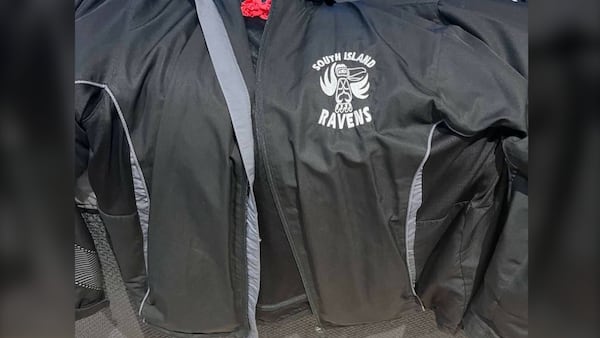 $3,500 worth of hockey gear stolen from team with disabilities in Colwood, B.C.