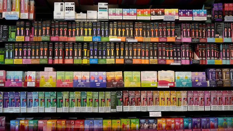 Manitoba bill would reduce availability of flavoured vapes; one group wants more