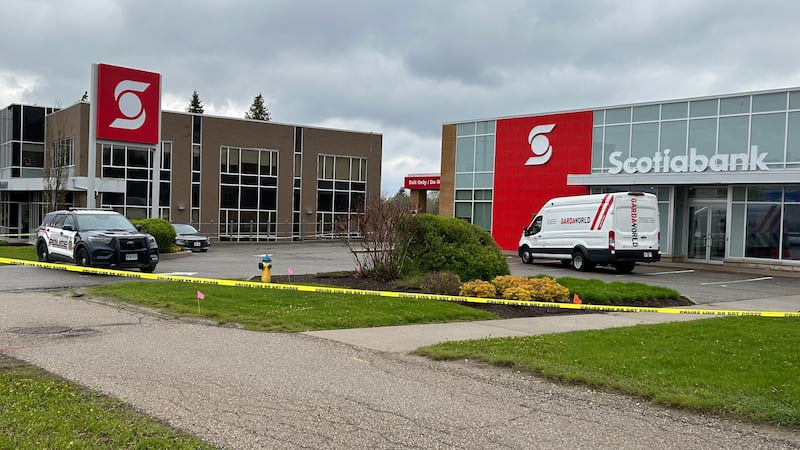 Four suspects involved in robbery and shooting of armoured vehicle employee at Waterloo, Ont. bank