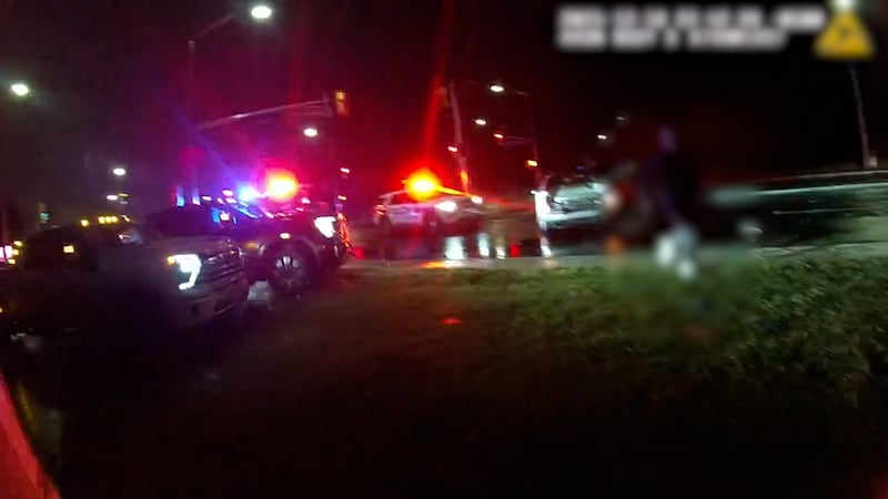 2 tow trucks caught on camera crashing into collision scene in Mississauga and fleeing scene