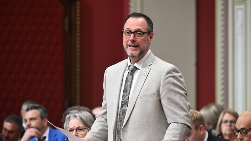 Quebec tables bill to increase number of ridings to 127 after Supreme Court decision