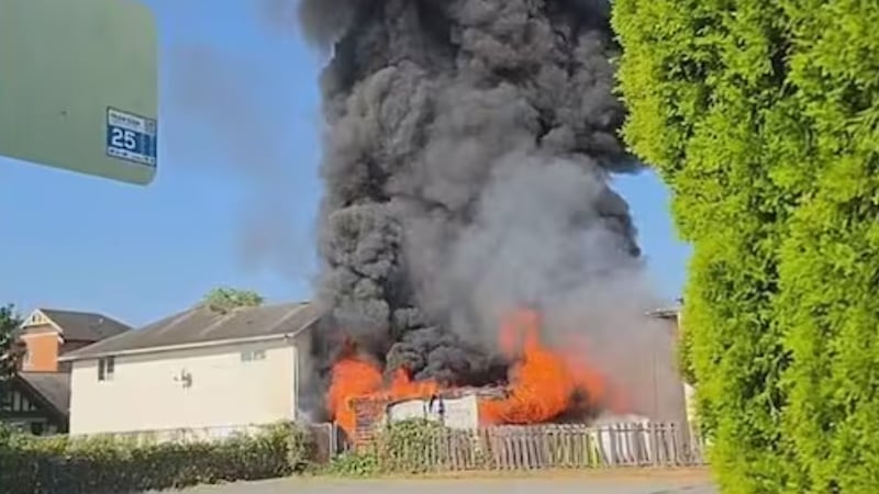 13 displaced after carport fire spreads to multiple buildings in Duncan, B.C.