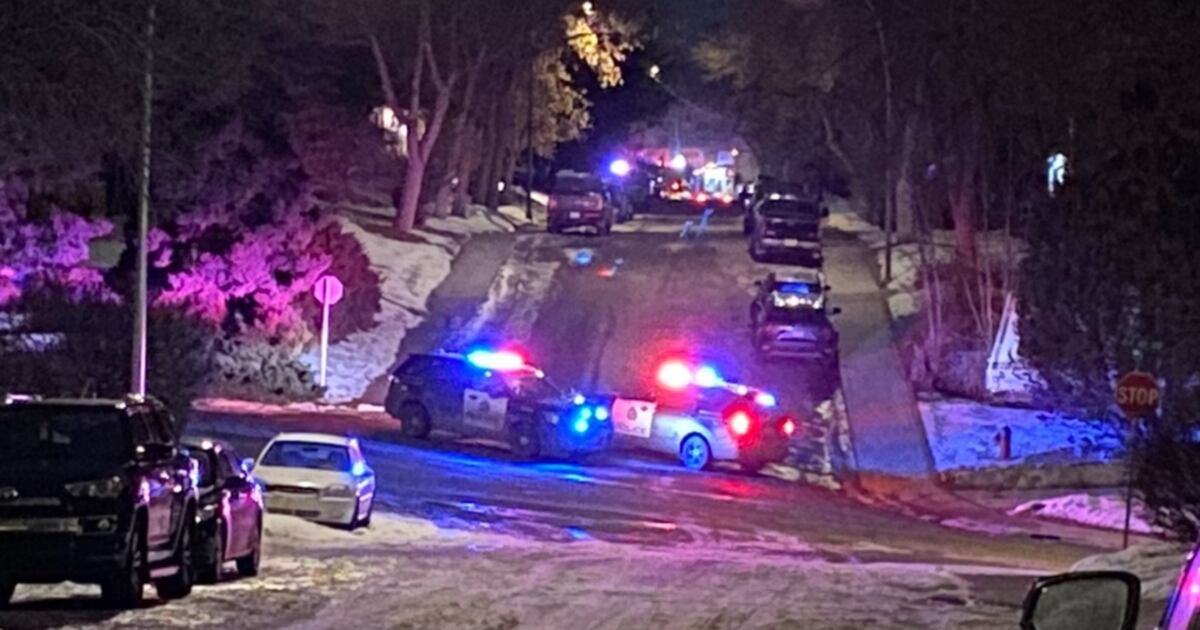 Calgary police shoot suspect in northwest neighbourhood of Highwood