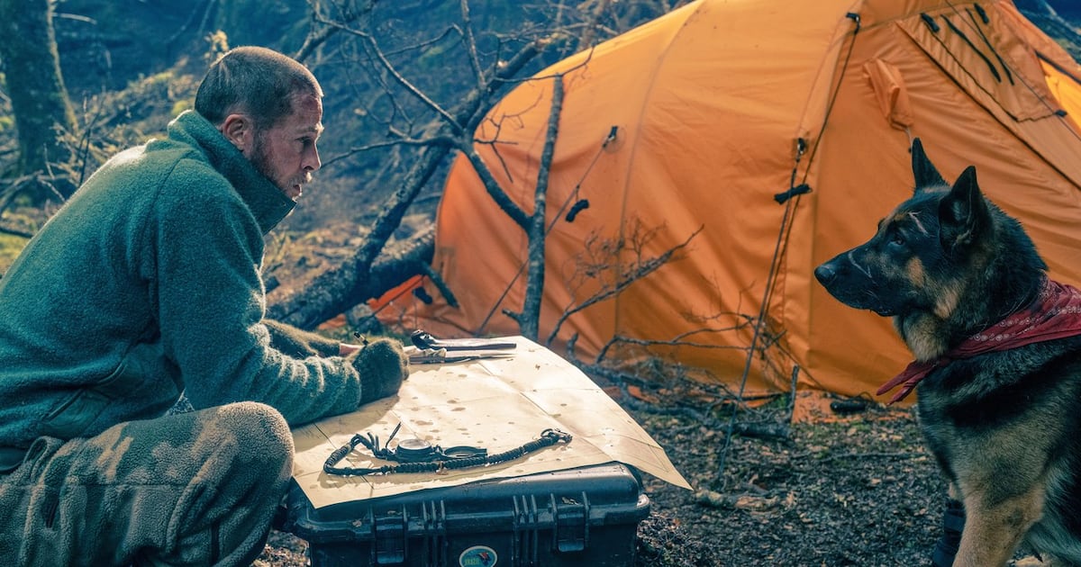 Brad Pitt sagt, die Arbeit mit seinem Hunde-Co-Star im Survival-Thriller ...