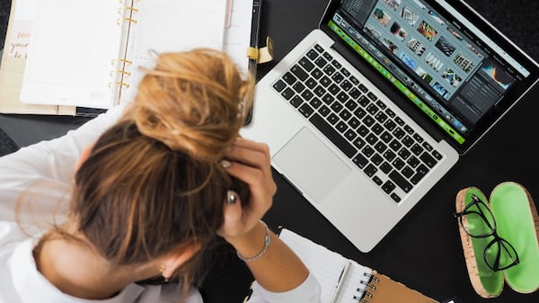 How money stress shifts our brain into ‘threat mode’: Doctor