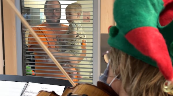 Montreal Symphony Orchestra brings holiday cheer to hospital patients