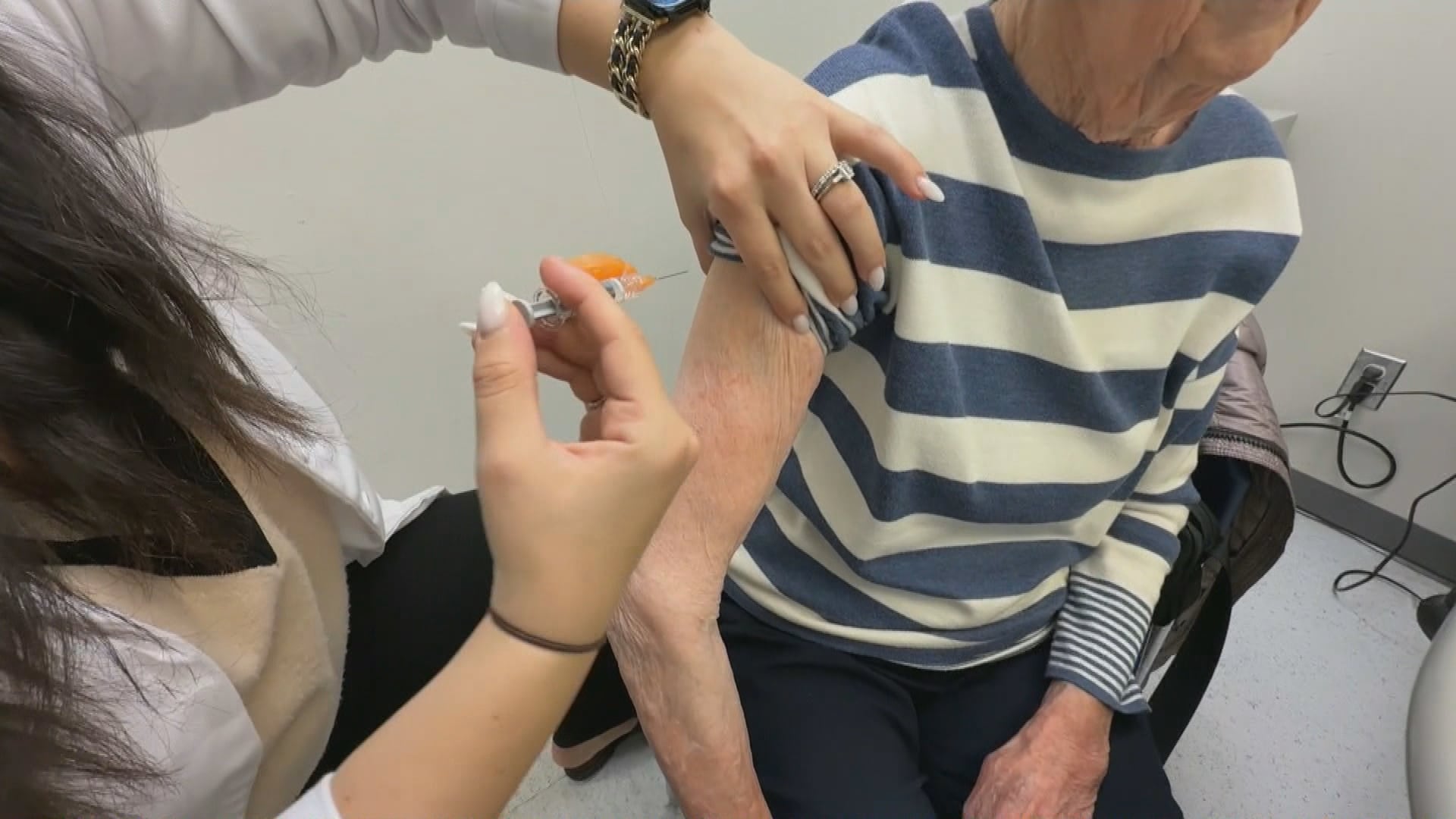 Ottawa residents can now get flu shots and COVID-19 vaccines
