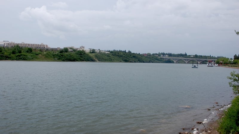 Firefighters help boater in distress on South Sask. River
