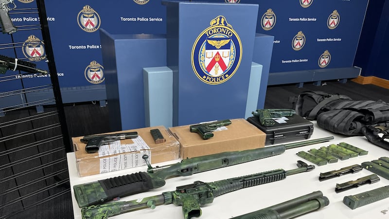 Undercover operation into gun trafficking network leads to arrest of 3: Toronto police