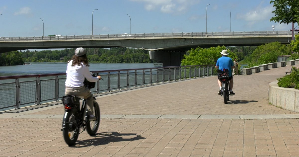 Saskatoon activates extreme heat response amid heat warning