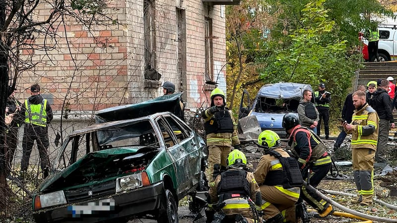 Ukraine abandons truce and attacks Russian oil refinery as Zelenskyy says he feels betrayed by Trump
