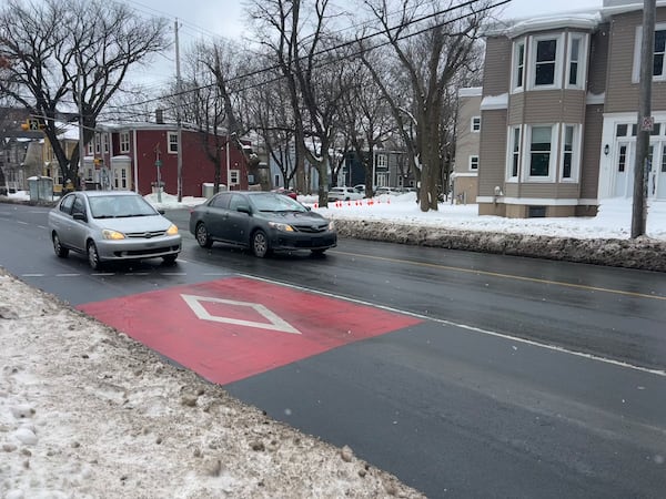 N.S. government considering allowing multi-passenger vehicles to use Halifax bus lanes