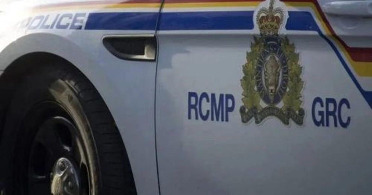 5 people killed, 28 injured in crashes over the long weekend: Alberta RCMP
