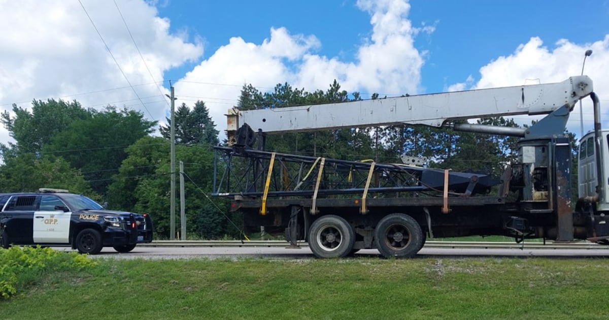 OPP stop truck in Caledon for faulty plates, leads to list of offences