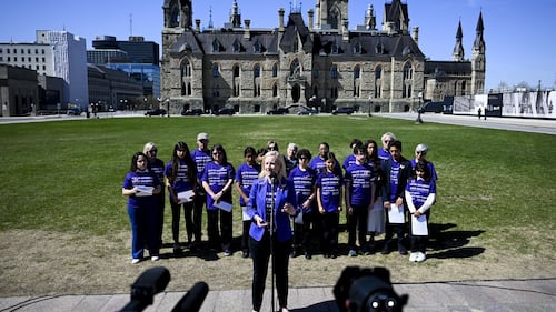 Parents who don't allow kids to have smartphones say social media ban would ease their minds