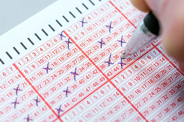 London man wins over $190K on Lotto 6/49