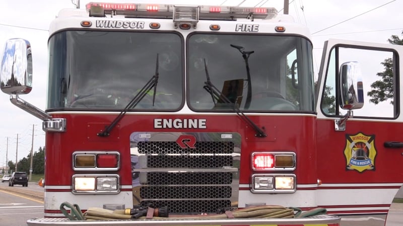 Firefighters respond to Curry Avenue fire