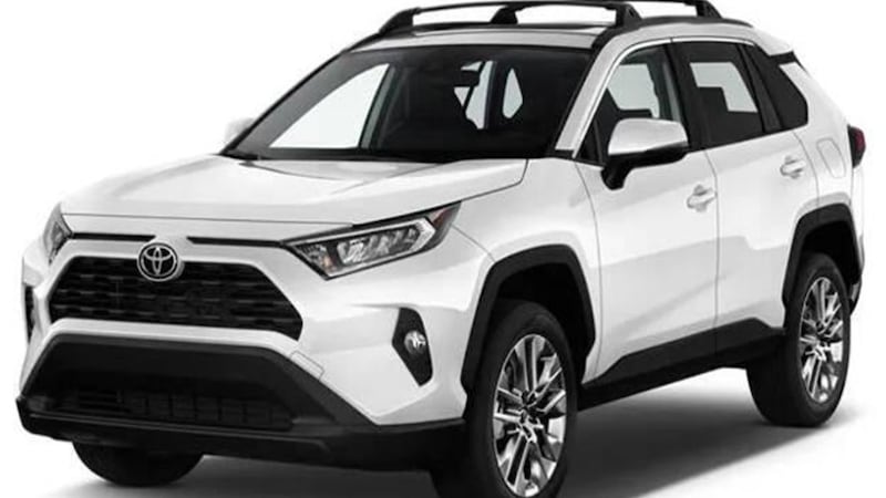 Warning about distraction thefts, police seek suspects