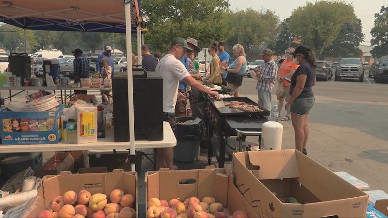 ‘We just see the need’: Community rallies around B.C. wildfire evacuees