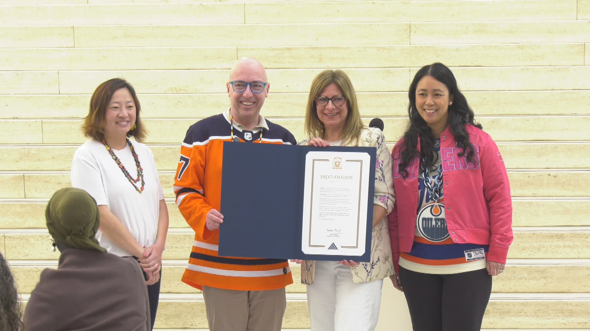Edmonton Mayor Mayor proclaims Tourism Week in Edmonton