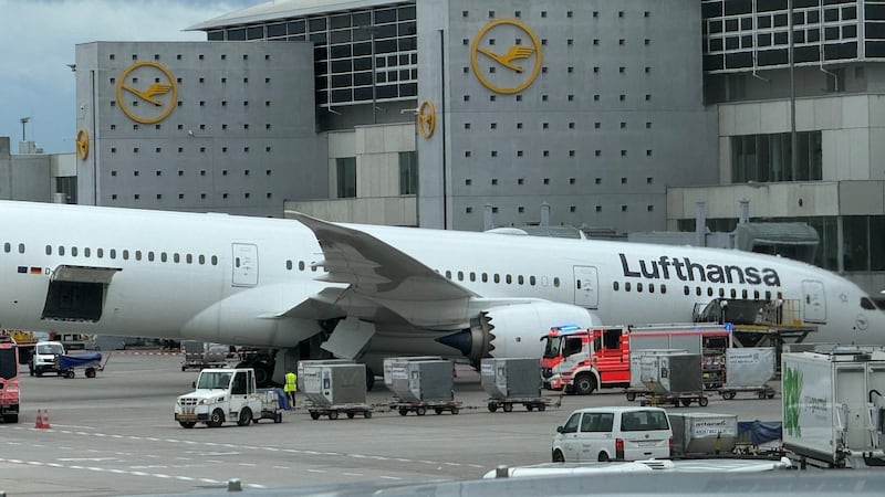 Lufthansa employees injured after Boeing 787’s nose landing gear collapses at Frankfurt airport