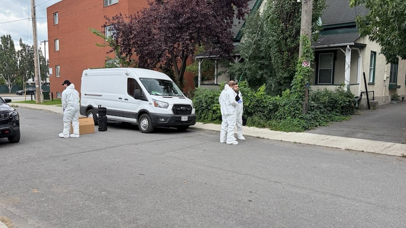 Police investigating two suspicious deaths in Ottawa, western Quebec