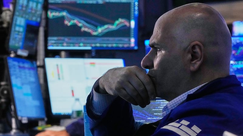 AI stocks resume their drops and drag markets lower worldwide