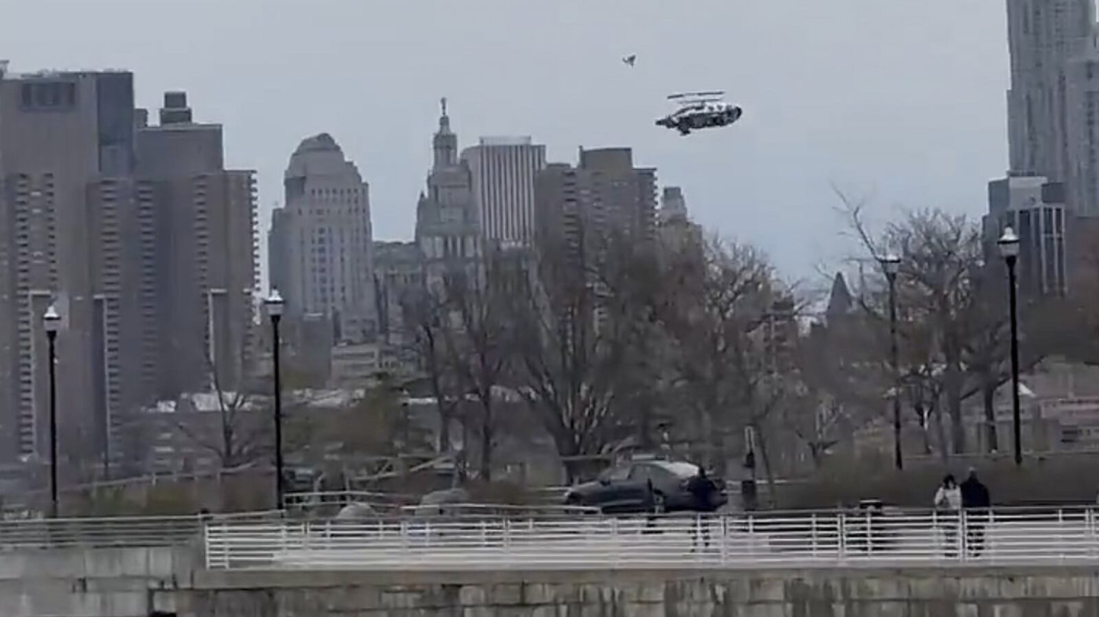 Helicopter Fall NYC helicopter broke apart midair before crash that killed 6: Report
