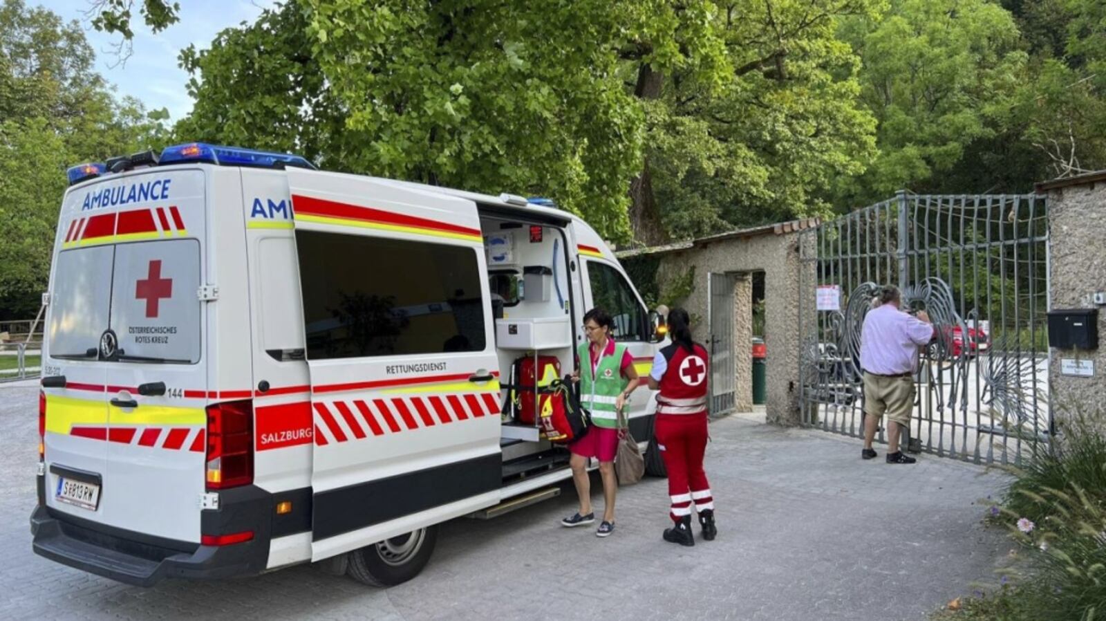 Rhyno Ramp A rhino at an Austrian zoo kills a zookeeper and seriously injures her ...