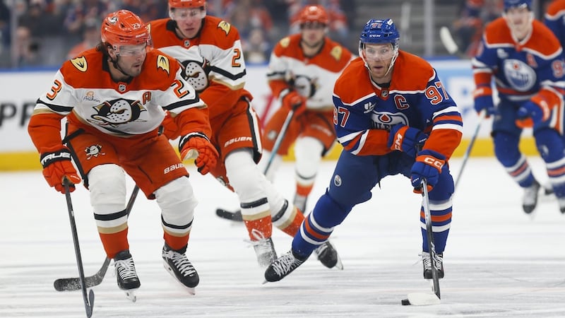 Edmonton Oilers captain Connor McDavid good to go in Game 3 after ankle roll