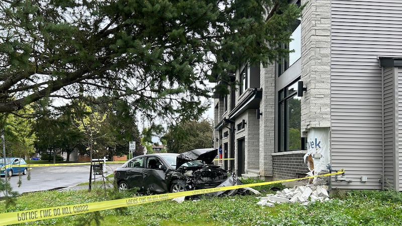 Man dies after vehicle crashes into home in Orléans