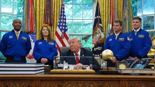 Jeremy Hansen becomes first non-NASA astronaut to receive U.S. Space Medal of Honor